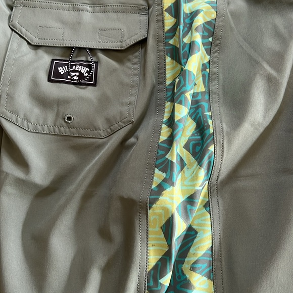 Billabong board shorts - new - Picture 6 of 7